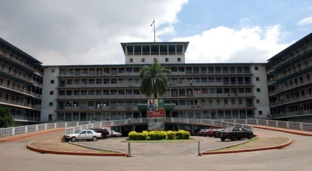 Universidad de Ibadan (U.I)